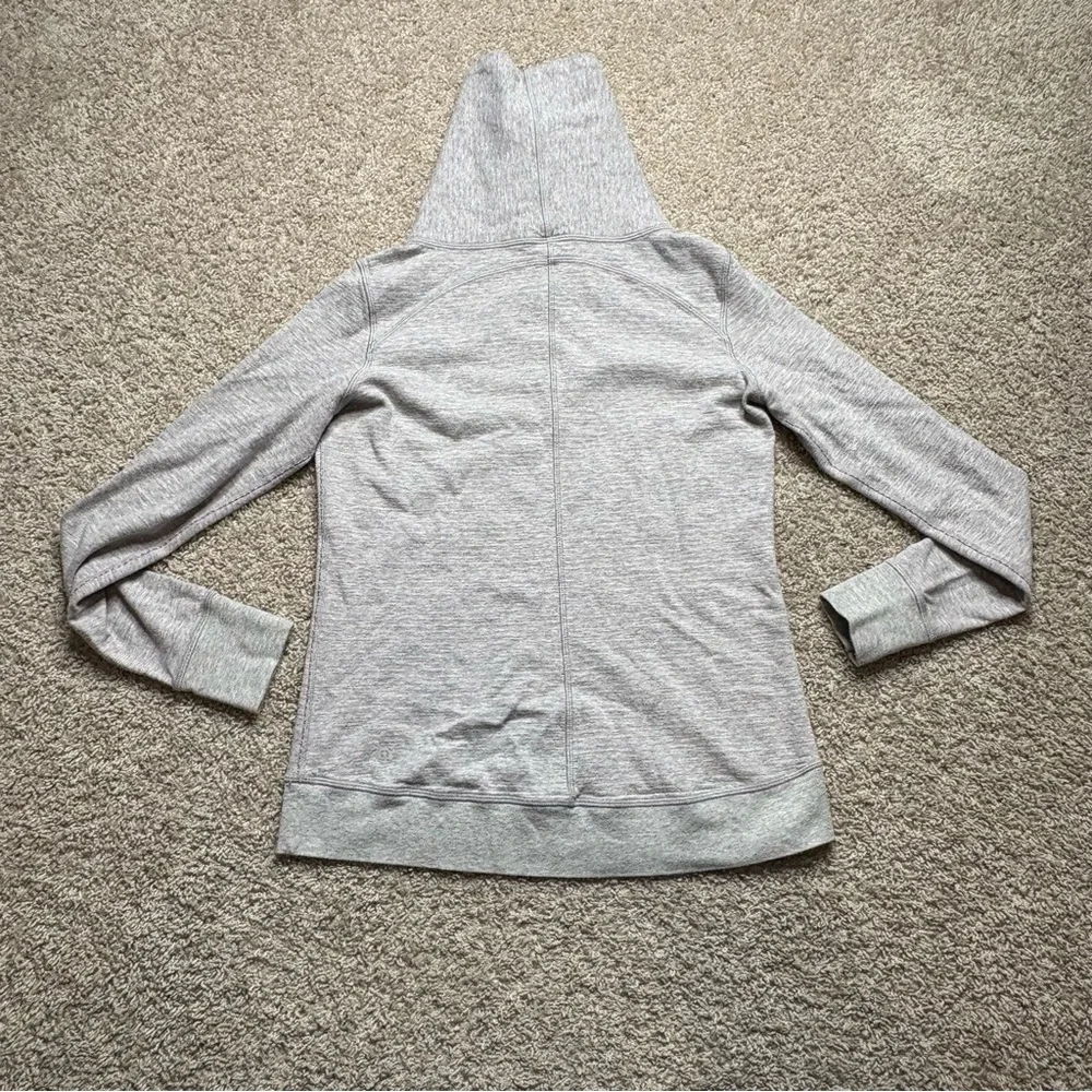 Lululemon In A Cinch Long Sleeve Tee